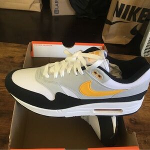 New Men’s Nike Air Max 1 size 10.5